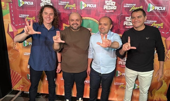 Prefeitos de quatro cidades reafirmam apoio  reeleio de Veneziano na Festa de So Pedro em Picu