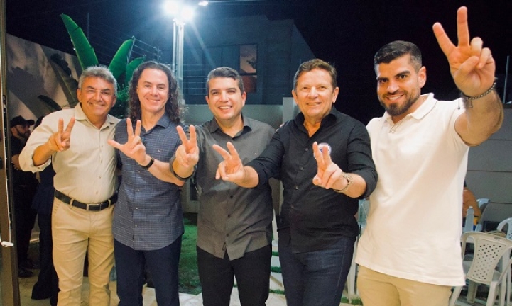 Veneziano participa do Arrai� Balan�ando a Rede em S�o Bento e prefeito agradece parceria