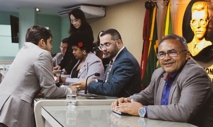 Vereadores de Campina Grande debatem pre�o dos combust�veis, sa�de e seguran�a p�blica